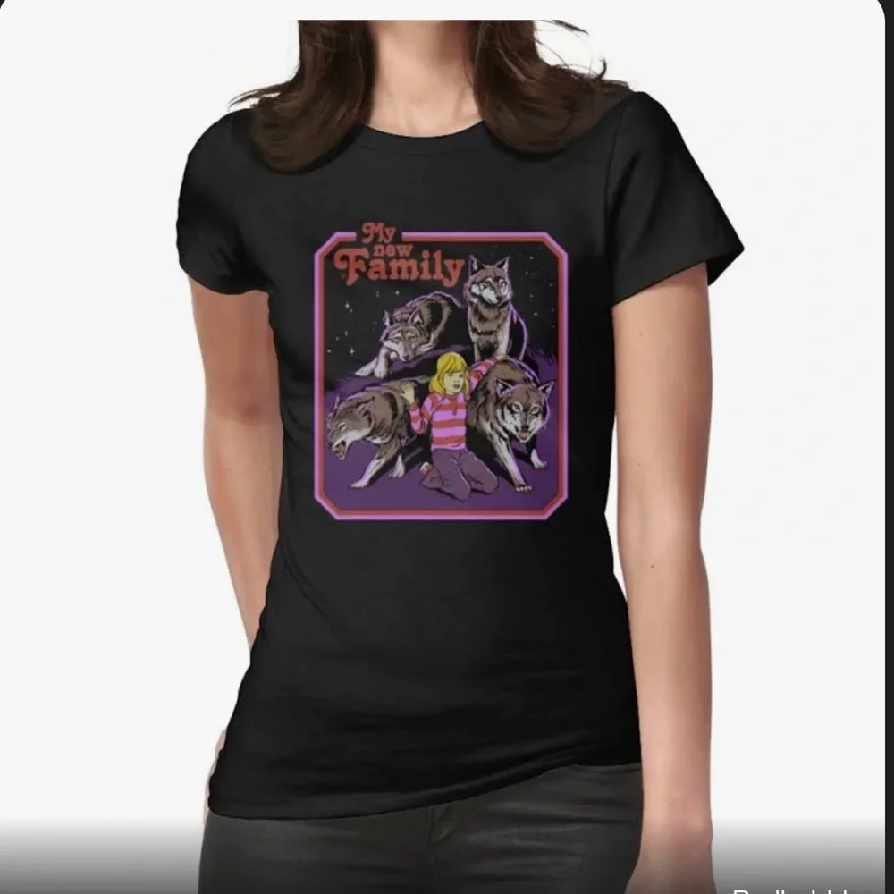 My New Family Wolf Woman's Tee Outdoor Size M